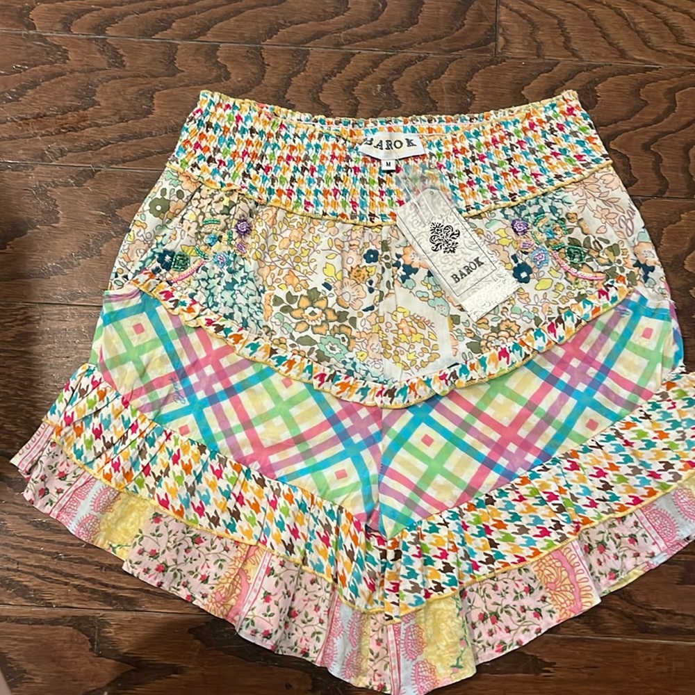NWT Barok island passage shorts, medium